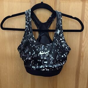 EUC Women’s NIKE Dri Fit Sports Bra size Medium